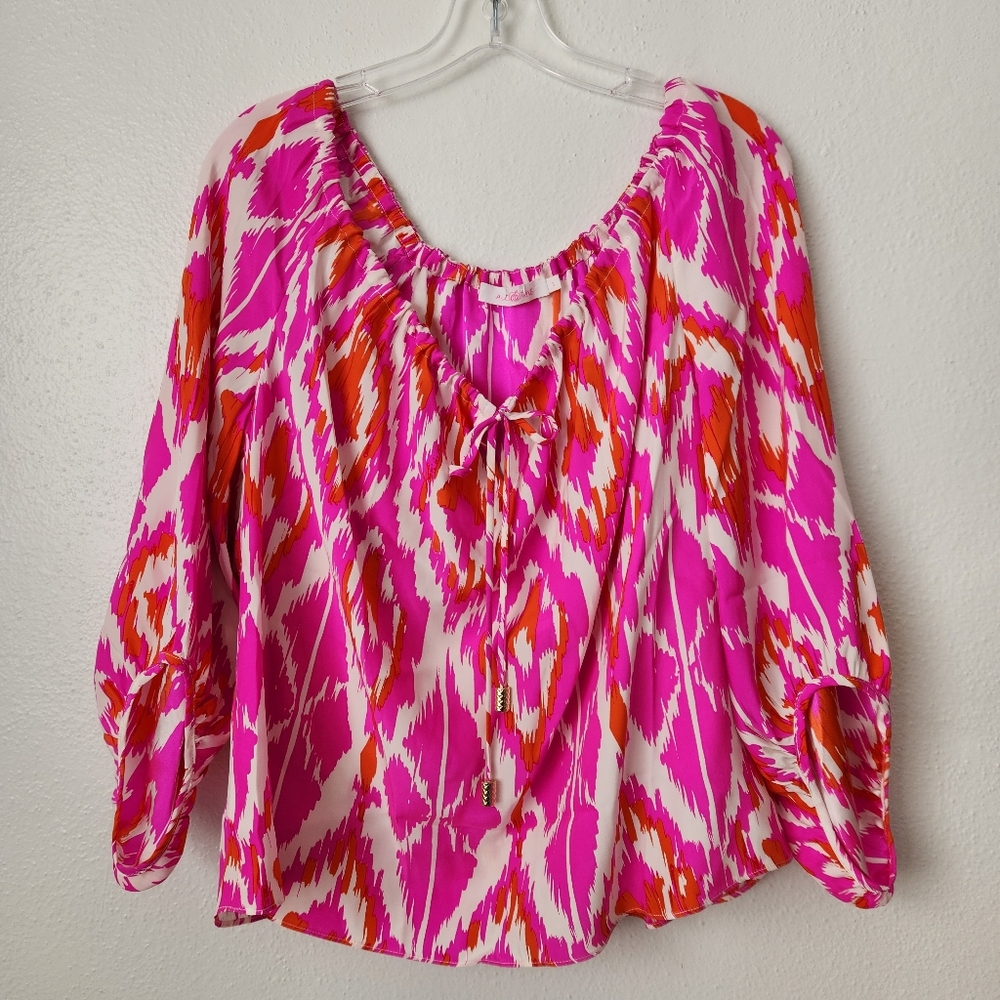 Alice & Trixie Vibrant Ikat Print 100% Silk Scoop Neckline 3/4 Sleeve Size Small